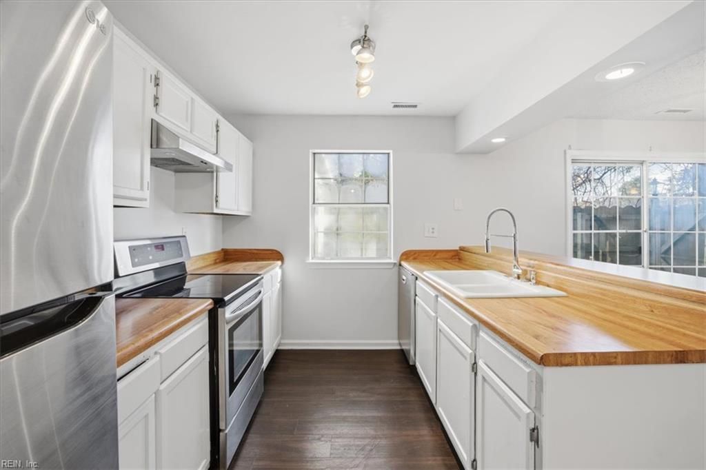 Photo of 4620 Genoa Circle, Virginia Beach, VA 23462 (MLS # 10613980)