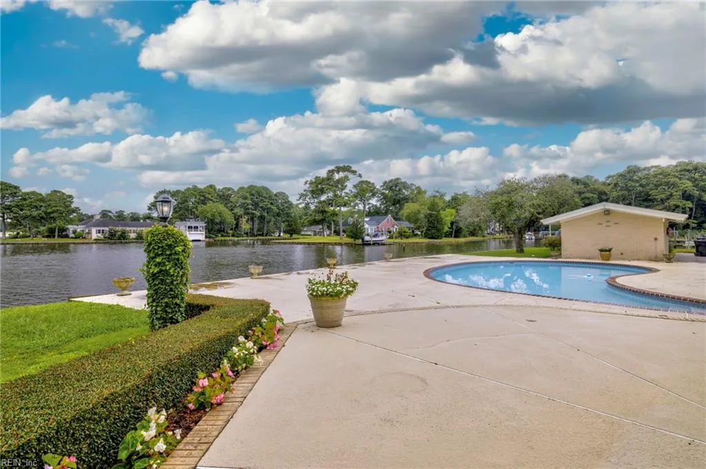 Virginia Beach, Virginia 23451, United States, 5 Bedrooms Bedrooms, ,5 BathroomsBathrooms,Residential,Active,198204