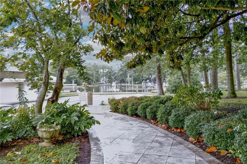 Virginia Beach, Virginia 23451, United States, 5 Bedrooms Bedrooms, ,5 BathroomsBathrooms,Residential,Active,198204