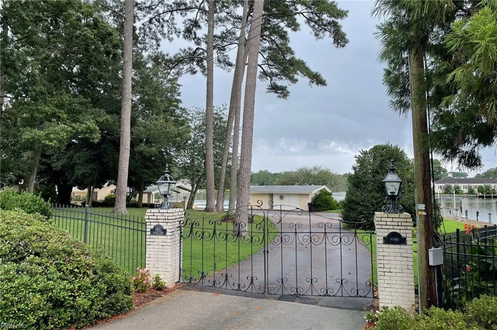 Virginia Beach, Virginia 23451, United States, 5 Bedrooms Bedrooms, ,5 BathroomsBathrooms,Residential,Active,198204