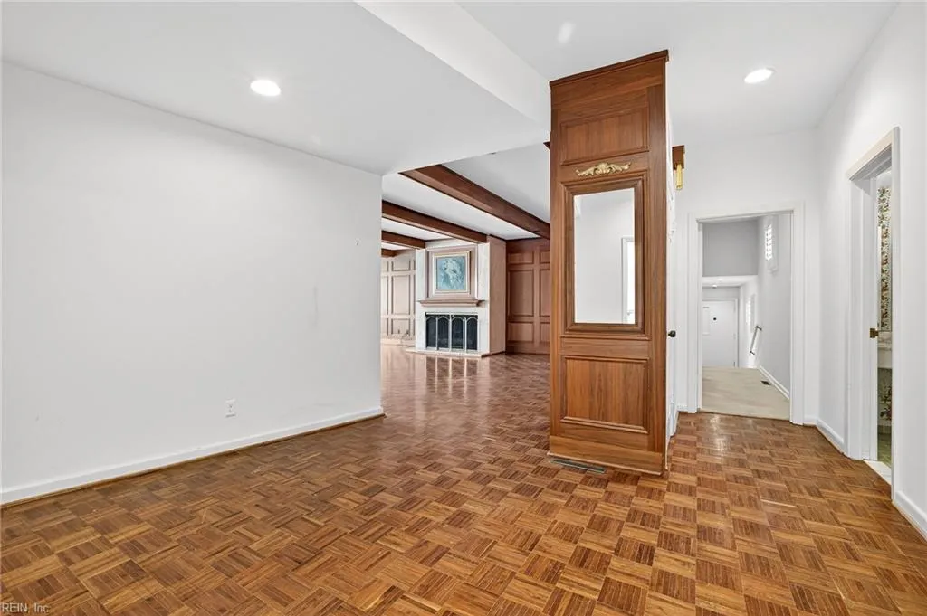 Virginia Beach, Virginia 23451, United States, 5 Bedrooms Bedrooms, ,5 BathroomsBathrooms,Residential,Active,198204