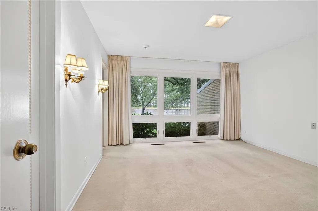 Virginia Beach, Virginia 23451, United States, 5 Bedrooms Bedrooms, ,5 BathroomsBathrooms,Residential,Active,198204