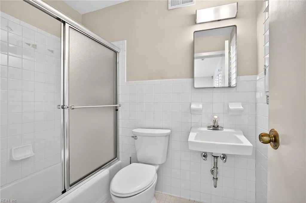 Virginia Beach, Virginia 23451, United States, 5 Bedrooms Bedrooms, ,5 BathroomsBathrooms,Residential,Active,198204