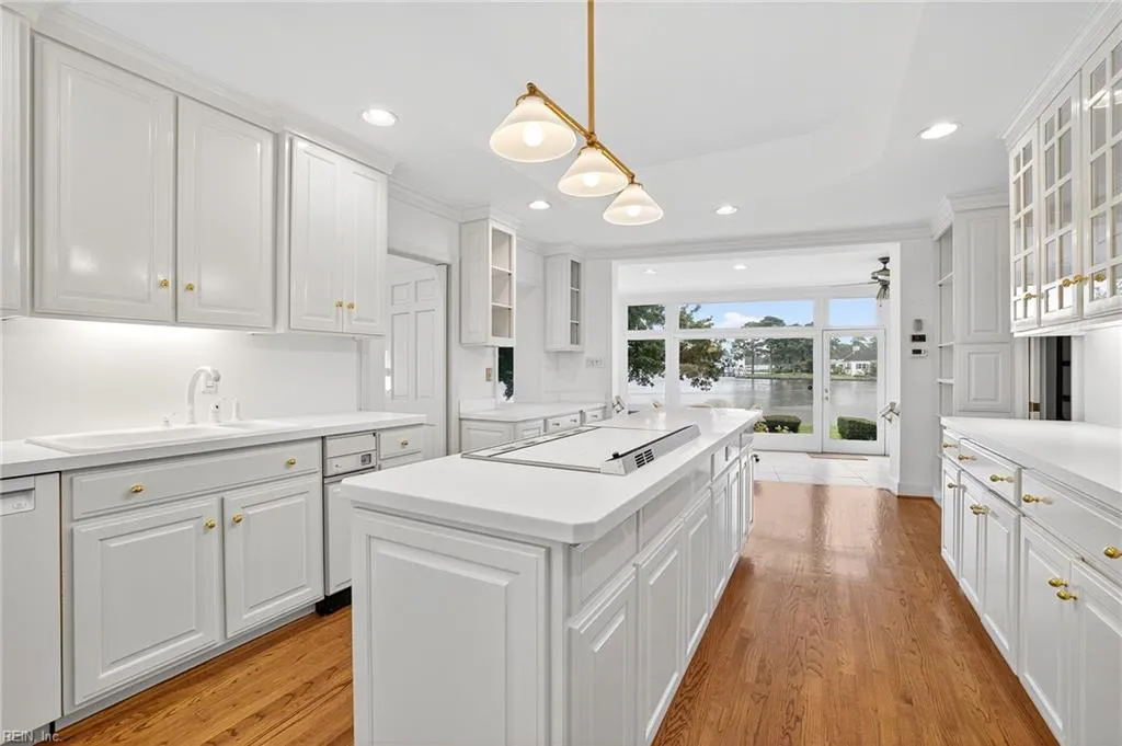 Virginia Beach, Virginia 23451, United States, 5 Bedrooms Bedrooms, ,5 BathroomsBathrooms,Residential,Active,198204