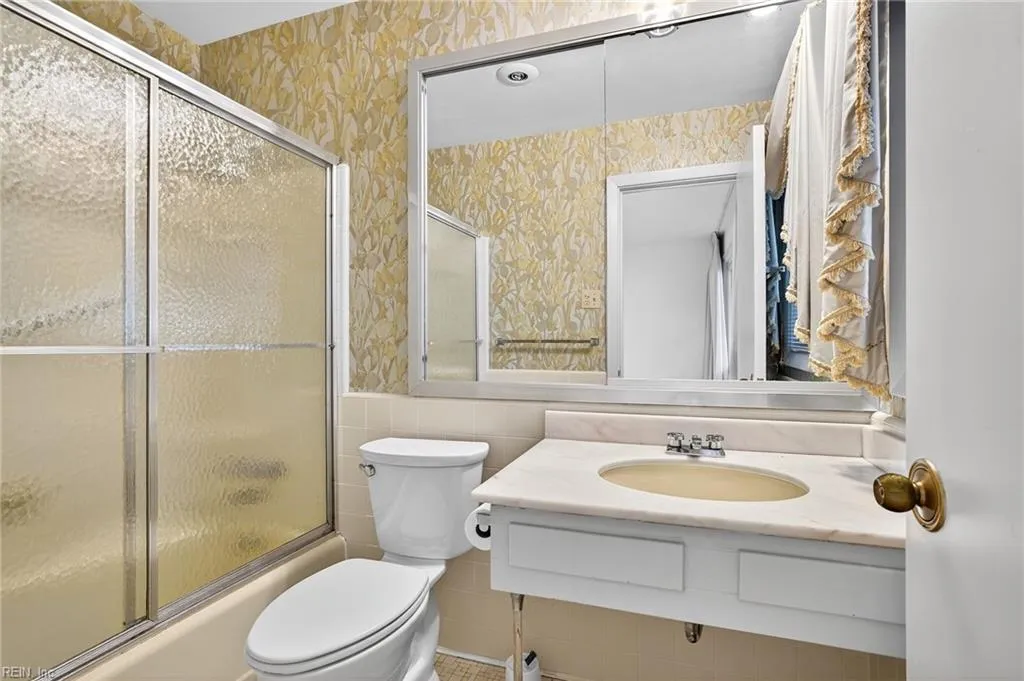 Virginia Beach, Virginia 23451, United States, 5 Bedrooms Bedrooms, ,5 BathroomsBathrooms,Residential,Active,198204