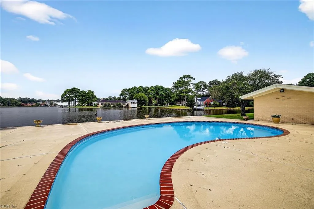 Virginia Beach, Virginia 23451, United States, 5 Bedrooms Bedrooms, ,5 BathroomsBathrooms,Residential,Active,198204