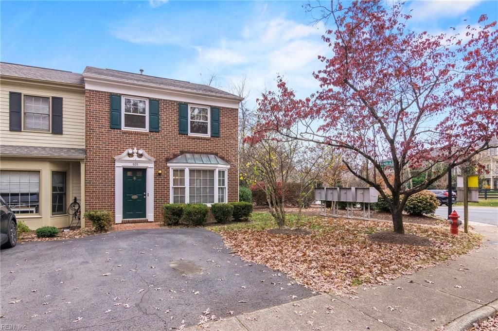 Photo of 925 Huntwood Lane, Charlottesville, VA 22903 (MLS # 10611357)