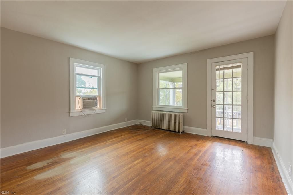 Photo of 819 W 51st Street #4, Norfolk, VA 23508 (MLS # 10612184)