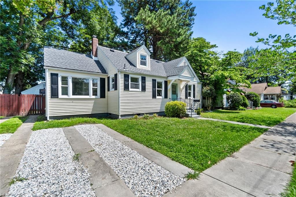 Photo of 2726 Somme Avenue, Norfolk, VA 23509 (MLS # 10608859)