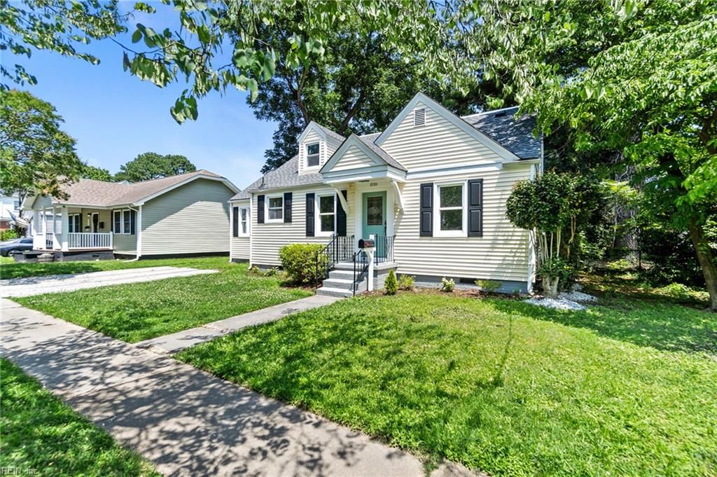 Photo of 2726 Somme Avenue, Norfolk, VA 23509 (MLS # 10608859)