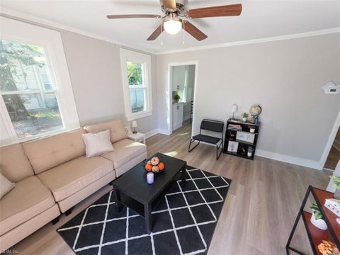 Photo of 47 E Pollux Circle, Portsmouth, VA 23701 (MLS # 10657917)