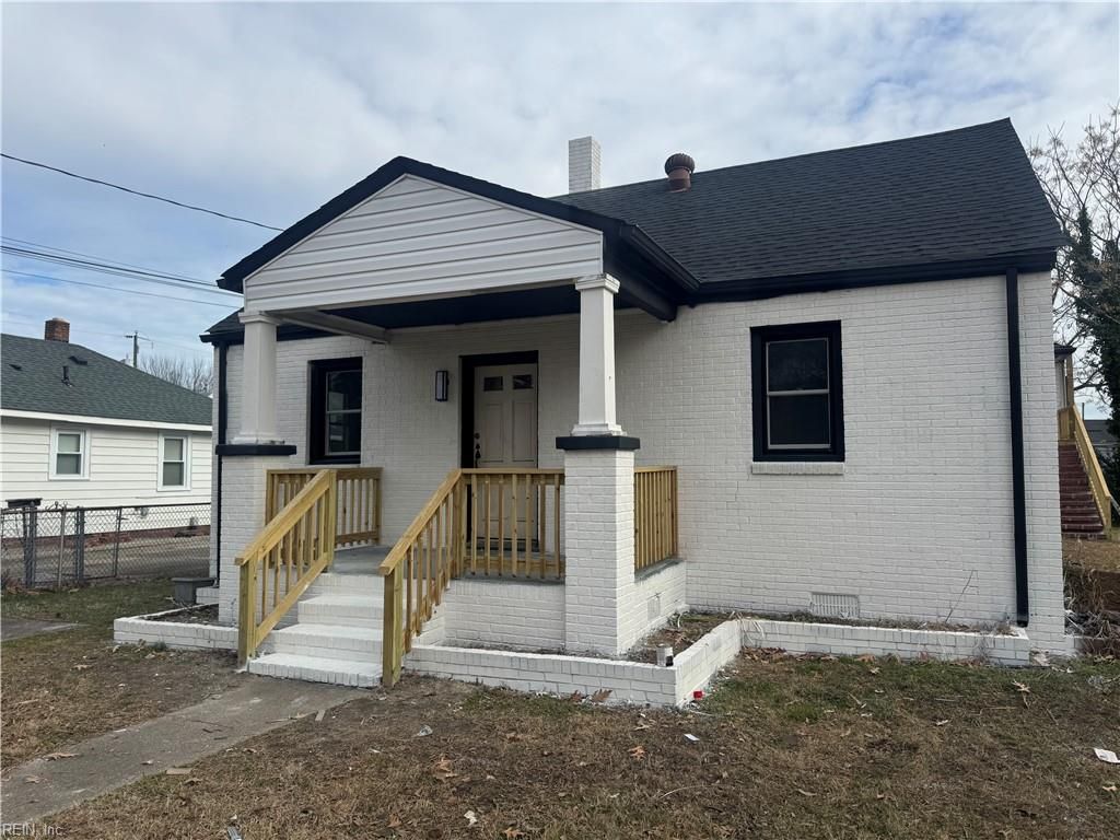 Photo of 2211 Peach Street, Portsmouth, VA 23704 (MLS # 10613178)