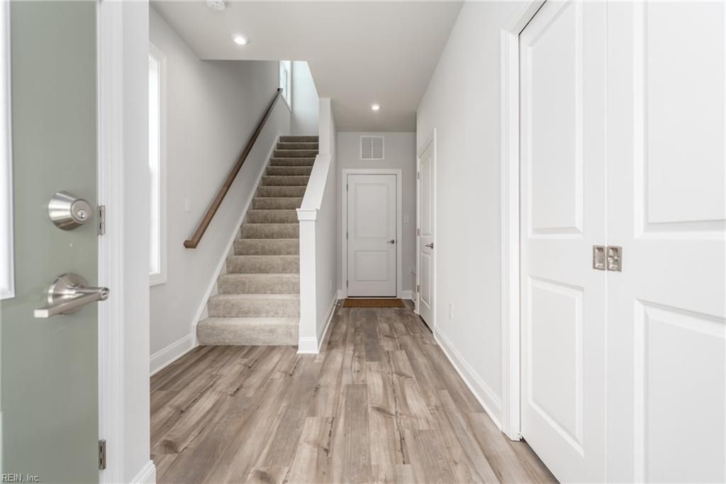 Photo of 2011 Stanford Lane, Newport News, VA 23608 (MLS # 10633109)