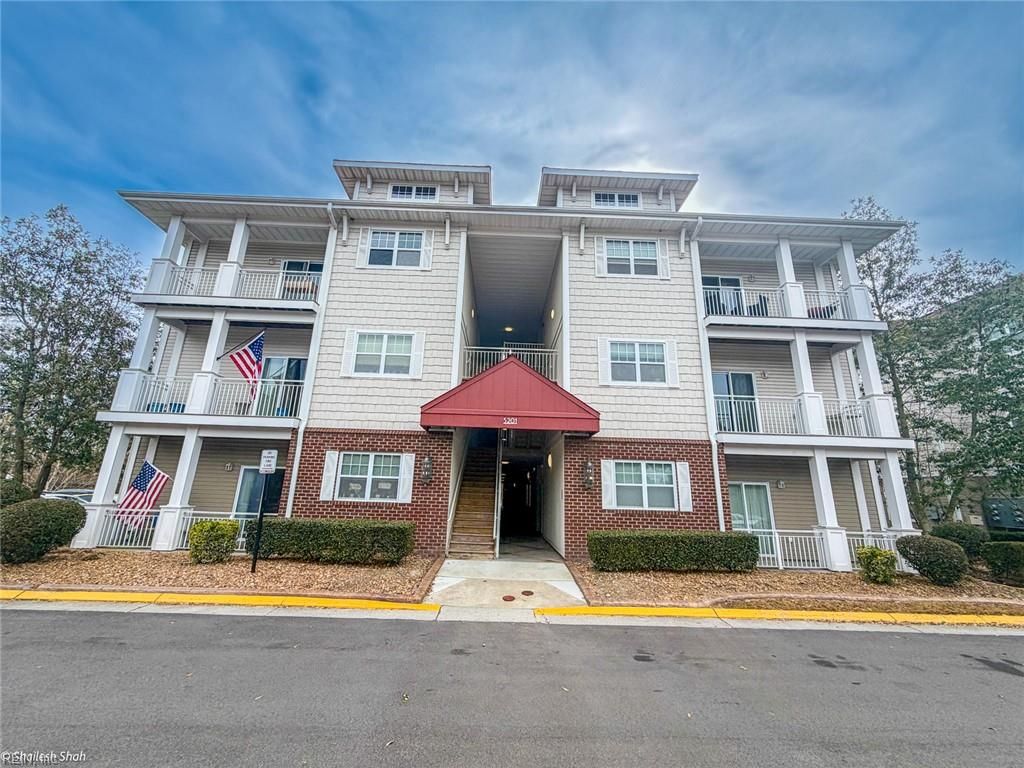 Photo of 5201 Nuthall Drive #208, Virginia Beach, VA 23455 (MLS # 10625515)