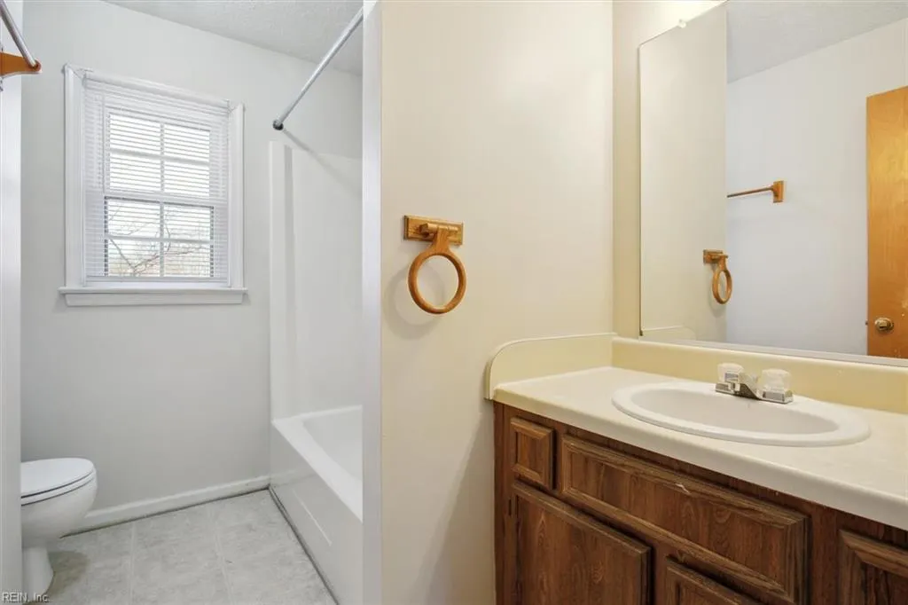 Hampton, Virginia 23669, United States, 3 Bedrooms Bedrooms, ,3 BathroomsBathrooms,Residential,Active,112087