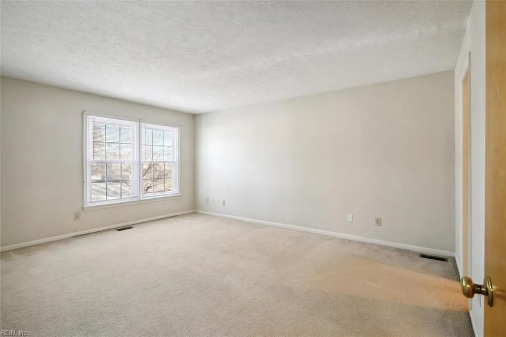 Hampton, Virginia 23669, United States, 3 Bedrooms Bedrooms, ,3 BathroomsBathrooms,Residential,Active,112087