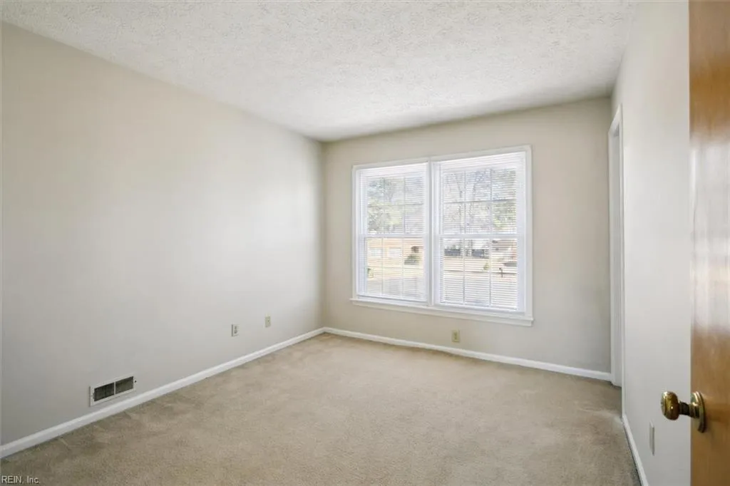 Hampton, Virginia 23669, United States, 3 Bedrooms Bedrooms, ,3 BathroomsBathrooms,Residential,Active,112087