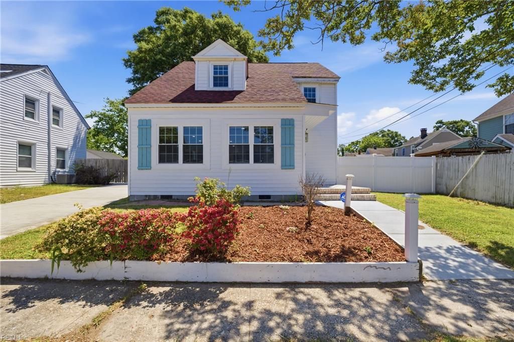 Photo of 10 Burtis Street, Portsmouth, VA 23702 (MLS # 10633622)