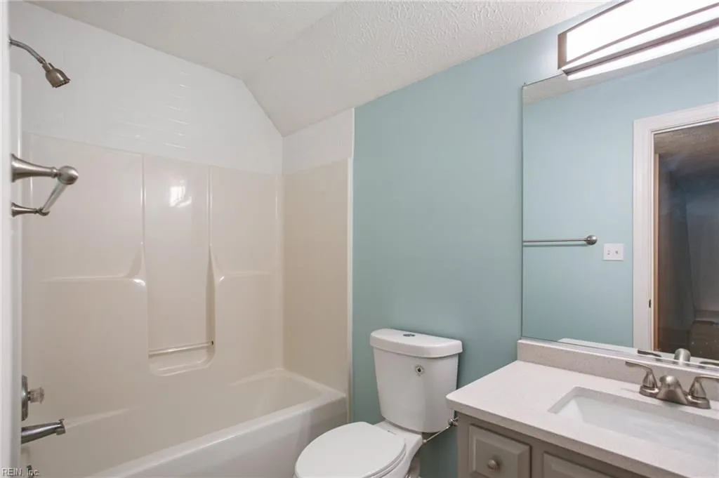 Yorktown, Virginia 23693, United States, 4 Bedrooms Bedrooms, ,3 BathroomsBathrooms,Residential,Active,124834