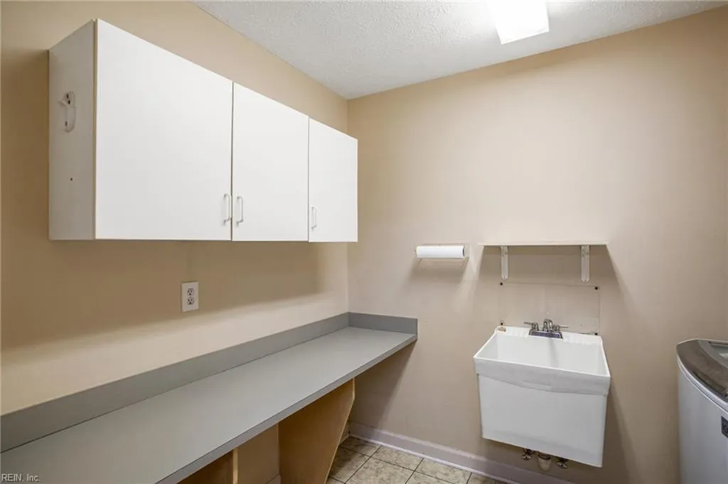 Yorktown, Virginia 23693, United States, 4 Bedrooms Bedrooms, ,3 BathroomsBathrooms,Residential,Active,124834