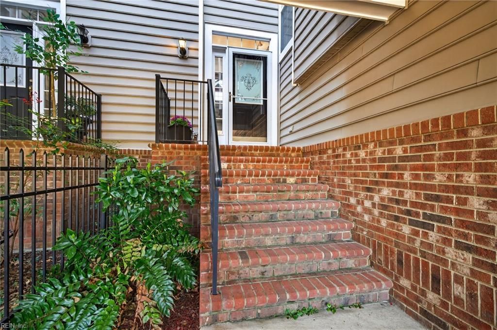 Photo of 504 Crystal Bay Circle, Suffolk, VA 23435 (MLS # 10626148)