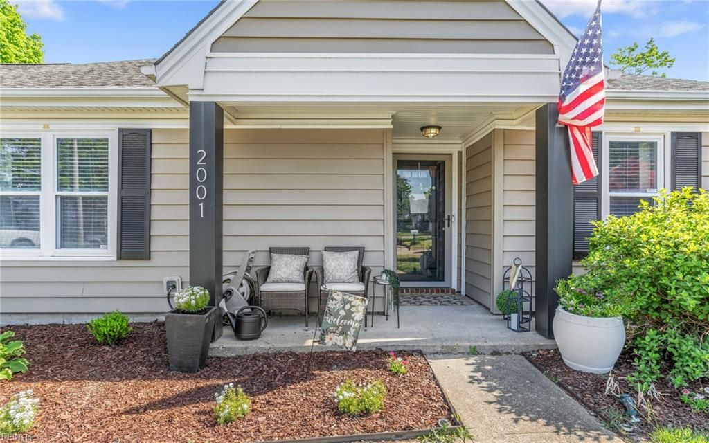 Photo of 2001 Ealing Crescent, Virginia Beach, VA 23454 (MLS # 10631435)