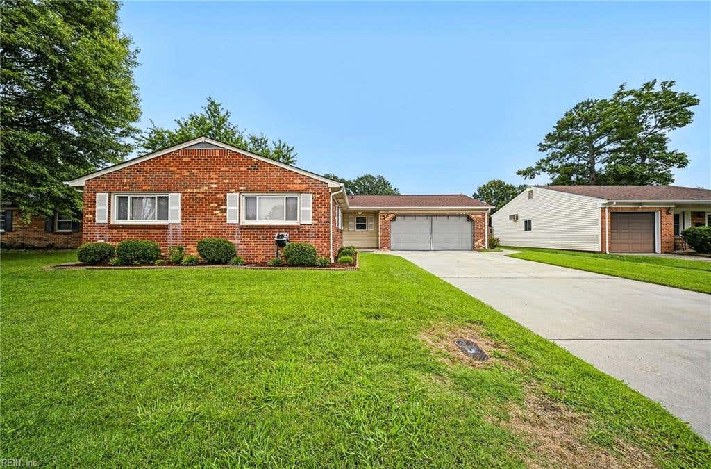 Photo of 1268 Gladiola Crescent, Virginia Beach, VA 23453 (MLS # 10645869)