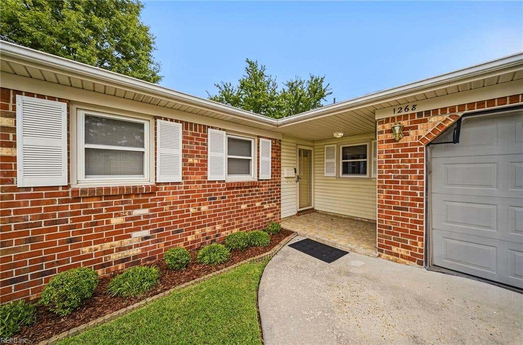 Photo of 1268 Gladiola Crescent, Virginia Beach, VA 23453 (MLS # 10645869)
