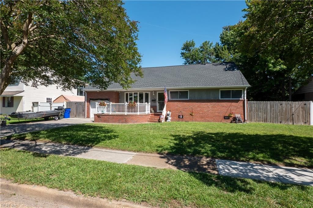 Photo of 1724 Kingsway Road, Norfolk, VA 23518 (MLS # 10638079)