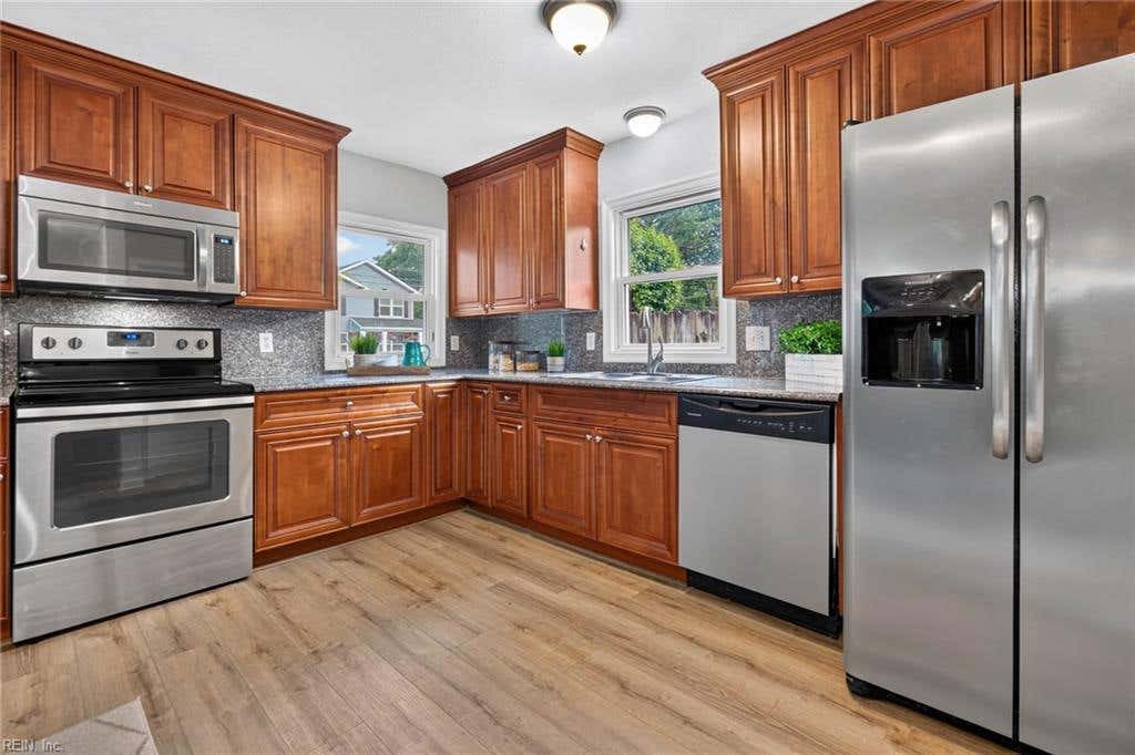 Photo of 428 Draper Drive, Norfolk, VA 23505 (MLS # 10641550)