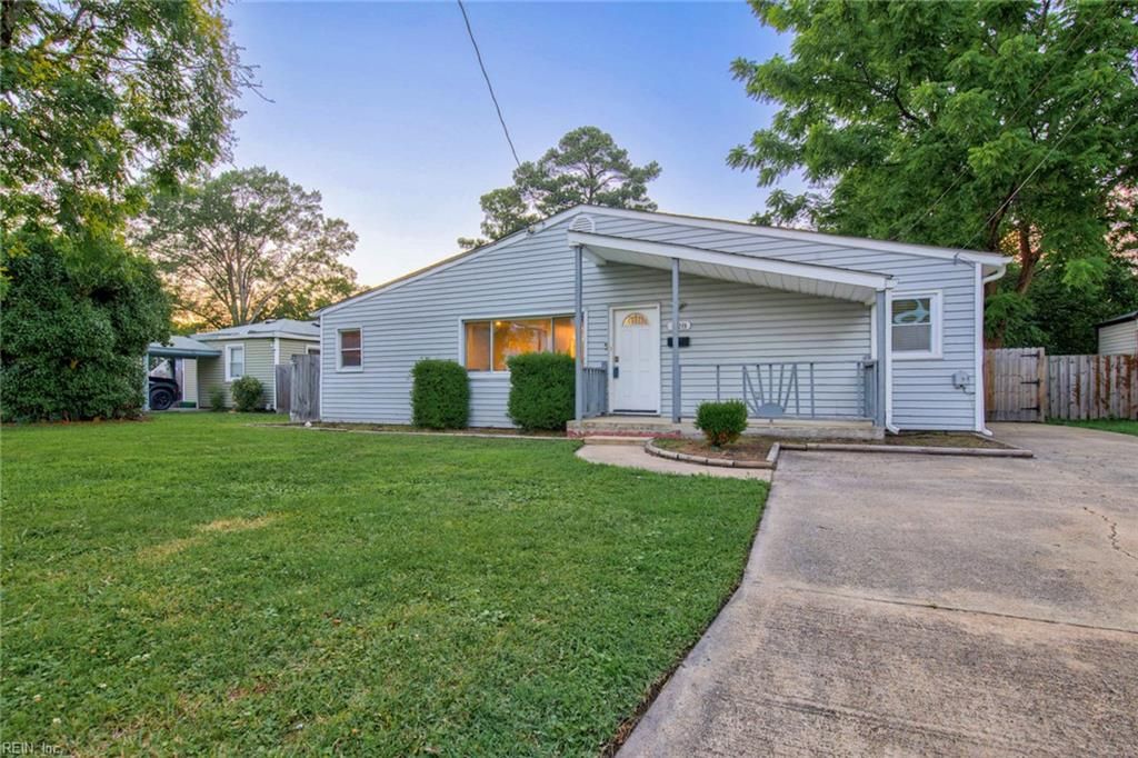 Photo of 428 Draper Drive, Norfolk, VA 23505 (MLS # 10641550)