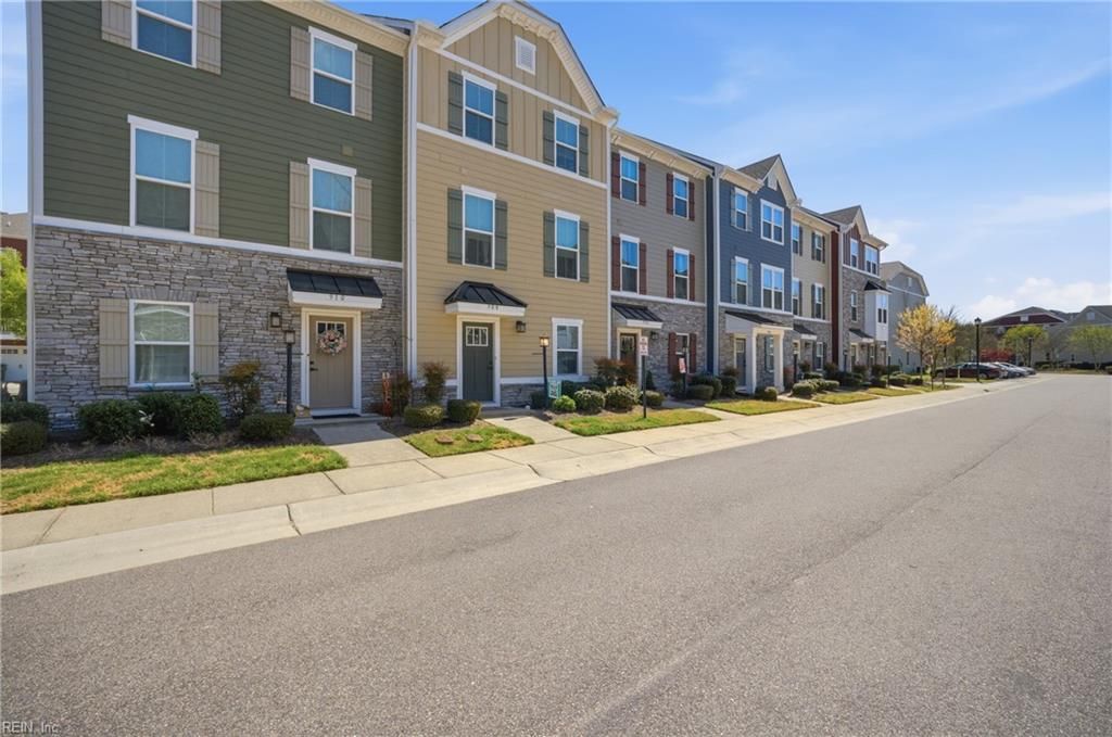 Photo of 908 Hornswaggle Way Way, Chesapeake, VA 23323 (MLS # 10629972)