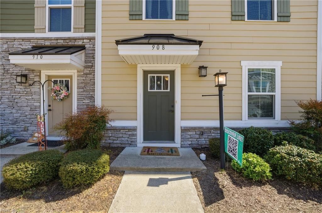 Photo of 908 Hornswaggle Way Way, Chesapeake, VA 23323 (MLS # 10629972)