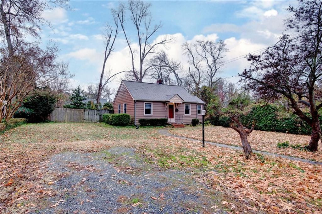 Photo of 46 Woodfin Road, Newport News, VA 23601 (MLS # 10612864)