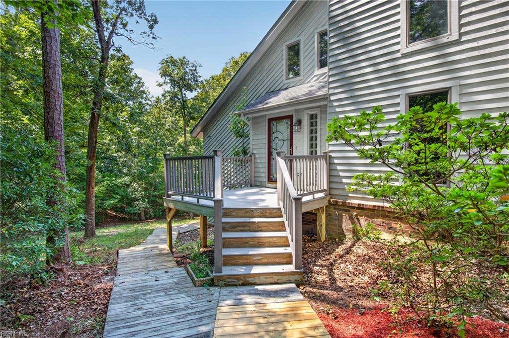 Photo of 109 Barlows Run, Williamsburg, VA 23188 (MLS # 10649142)