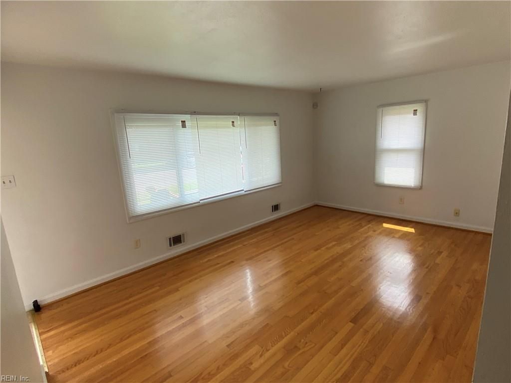 Photo of 806 Vermont Avenue, Portsmouth, VA 23707 (MLS # 10619817)