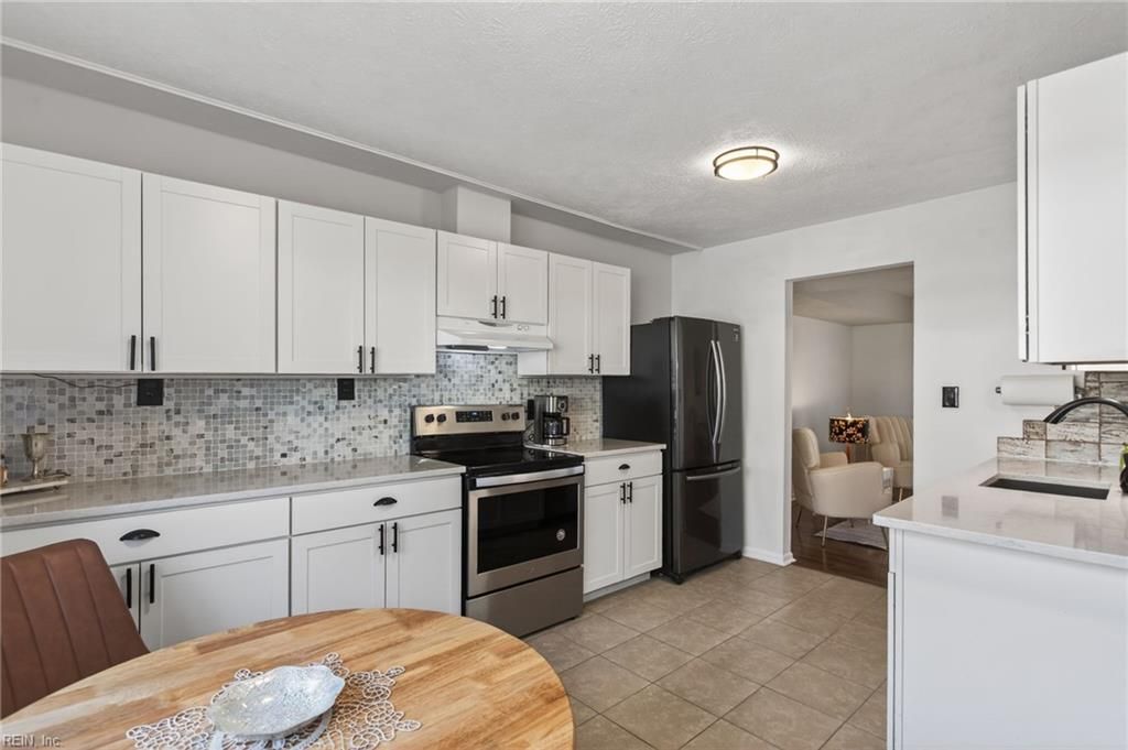 Photo of 15 Otsego Drive, Newport News, VA 23602 (MLS # 10622819)