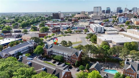 Photo of 103 Westover Avenue #202, Norfolk, VA 23507 (MLS # 10631047)