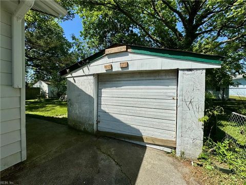 Single Family Residence in Norfolk VA 2523 Grandy Avenue 26.jpg