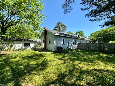 Single Family Residence in Norfolk VA 2523 Grandy Avenue 25.jpg