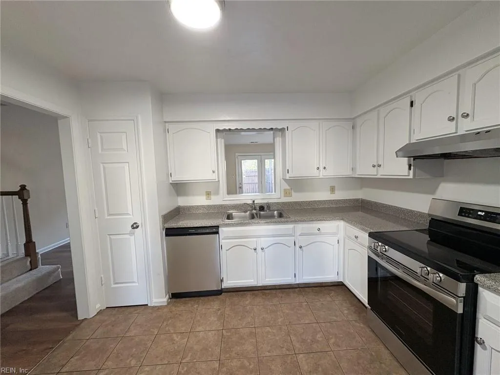 Virginia Beach, Virginia 23462, United States, 3 Bedrooms Bedrooms, ,3 BathroomsBathrooms,Residential,Active,233207