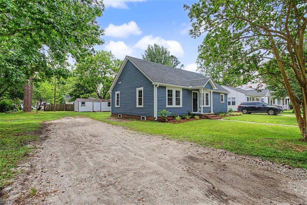 Photo of 814 Johnston Street, Edenton, NC 27932 (MLS # 10637366)