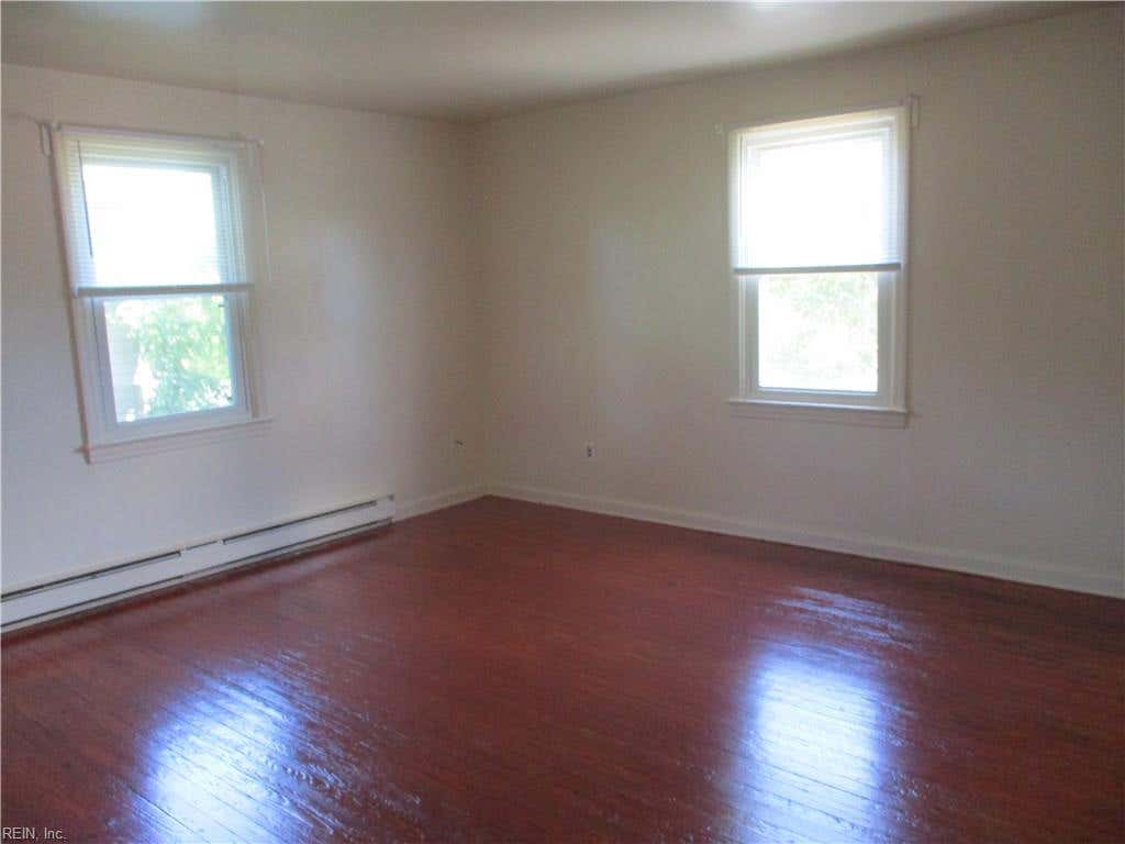 Photo of 218 E Gilpin Avenue, Norfolk, VA 23503 (MLS # 10639827)