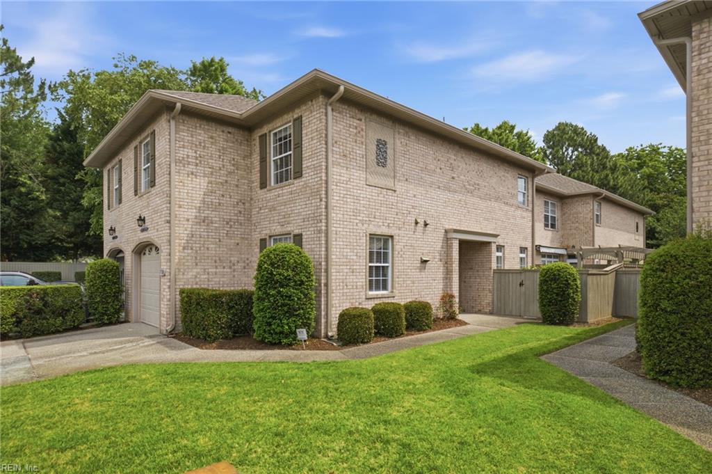 Photo of 1728 Honorary Court, Virginia Beach, VA 23454 (MLS # 10640391)