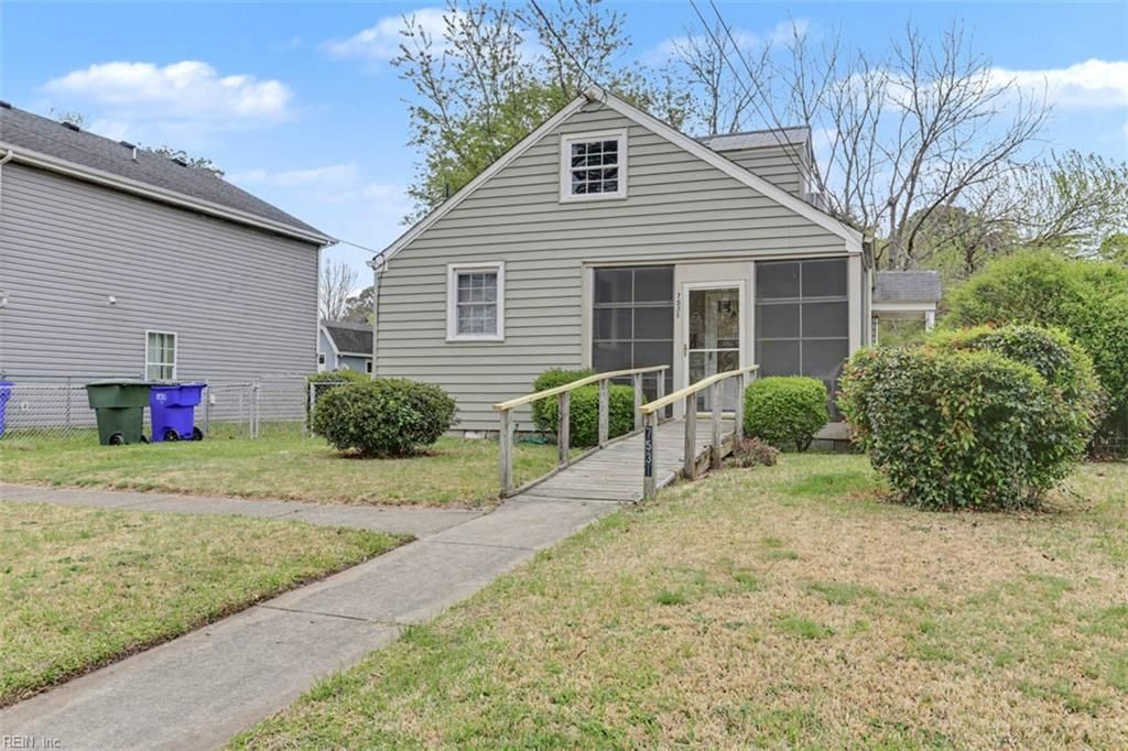 Photo of 7531 Yorktown Drive, Norfolk, VA 23505 (MLS # 10634076)