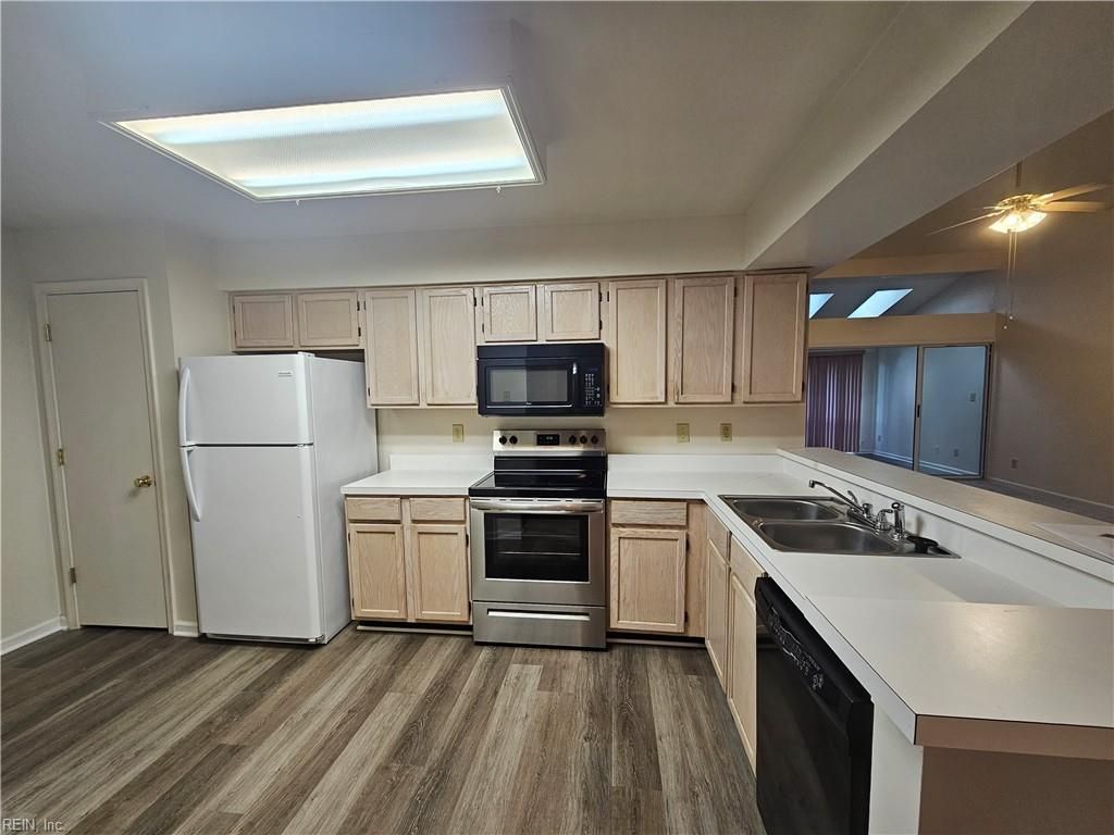 Photo of 1305 Tuckaway Reach Reach #Unit B, Chesapeake, VA 23320 (MLS # 10620182)