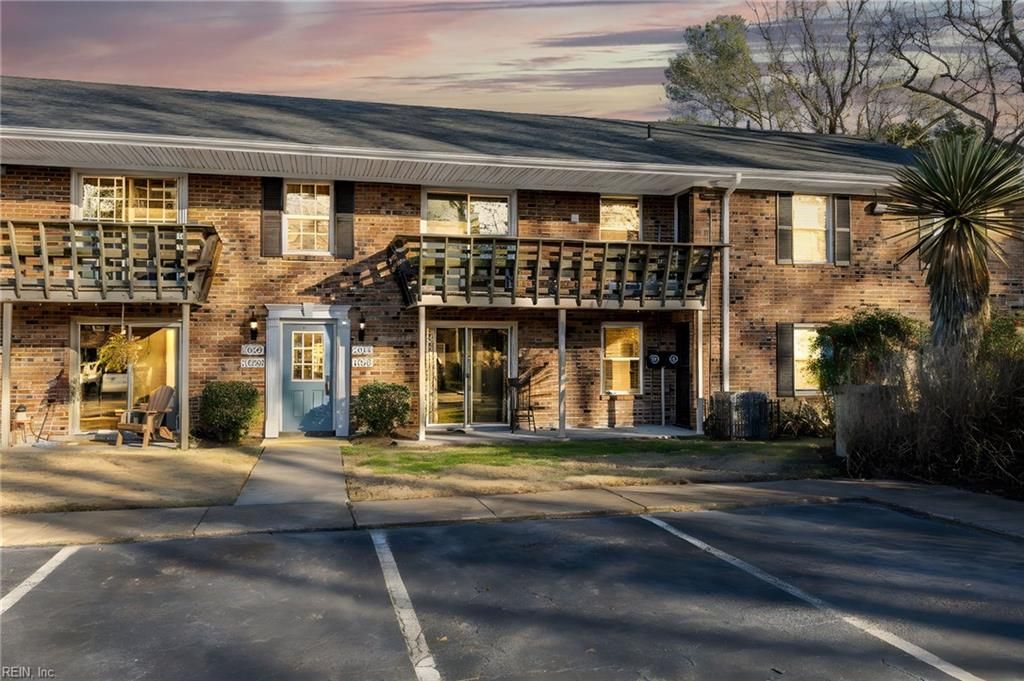 Photo of 1006 Barclay Sq Sq, Virginia Beach, VA 23451 (MLS # 10614162)