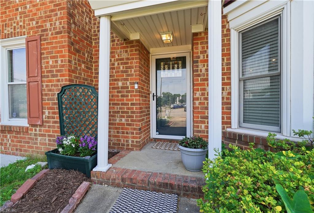 Photo of 851 Sommerville Crescent, Chesapeake, VA 23320 (MLS # 10642596)