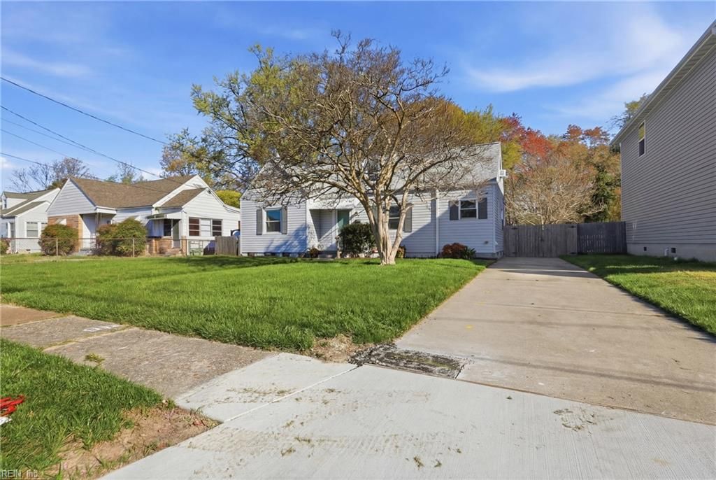 Photo of 518 Hyde Park Road, Norfolk, VA 23503 (MLS # 10627176)