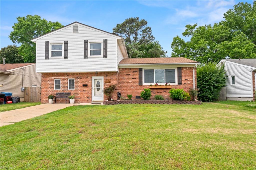 813 Hilltop RD